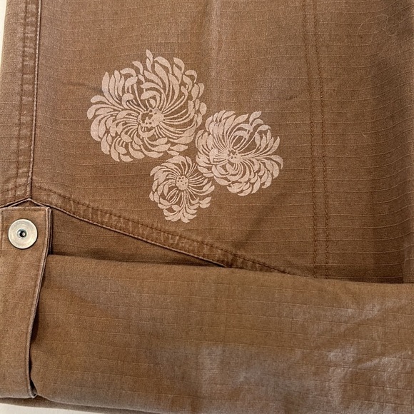 Colombia Cotton Pant that can be Capri or worn Long with Stencil on leg sz.10 - Picture 2 of 9